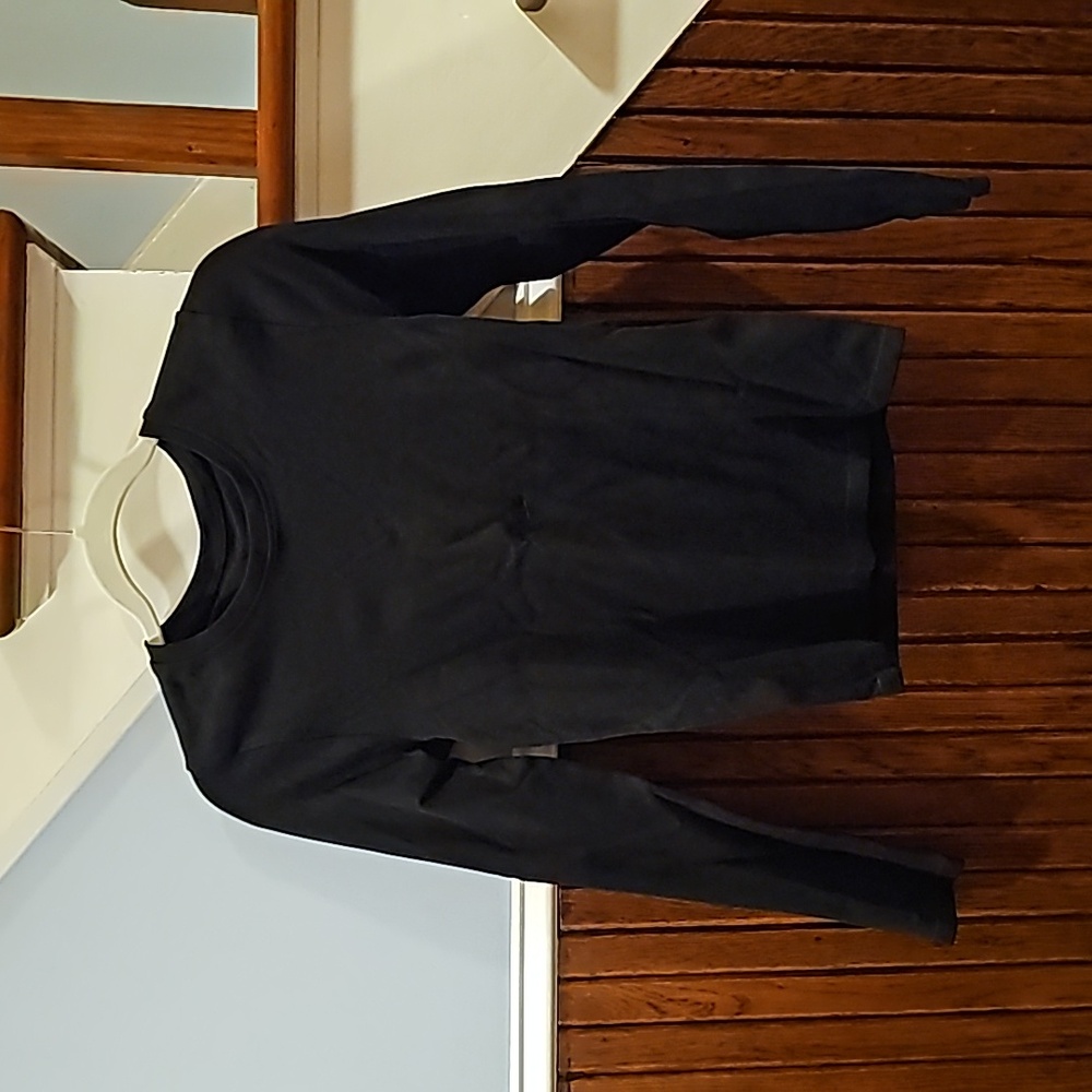 NBW OQQ Ladies Medium Fitted Crew Neck Top